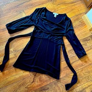 White House Black market tunic with tie